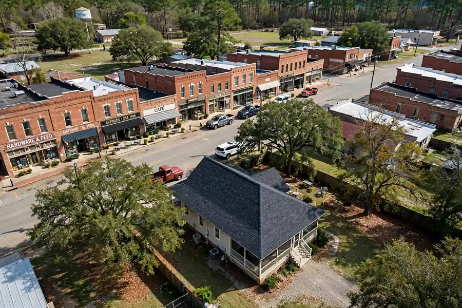Casa con techo nuevo en Crockett, TX - Roof Replacement Pros, Huntsville, TX