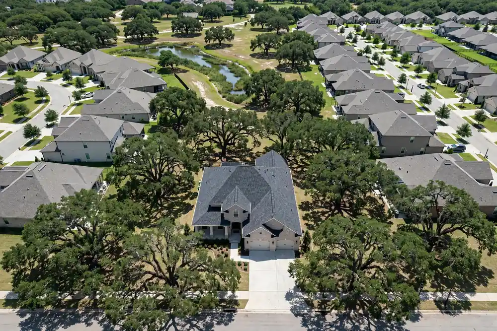 Casa con techo nuevo en Montgomery, TX - Roof Replacement Pros, Huntsville, TX