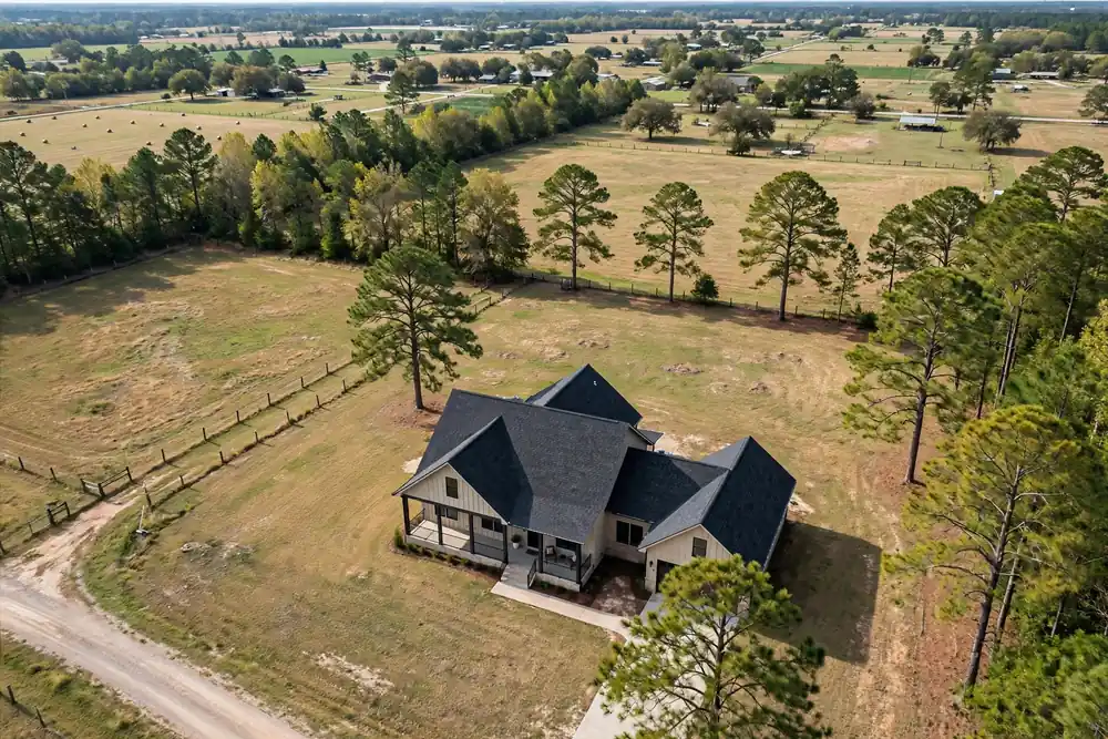 Casa con techo nuevo en Trinity, TX - Roof Replacement Pros, Huntsville, TX